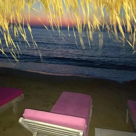 'εν πλώ Giouli's